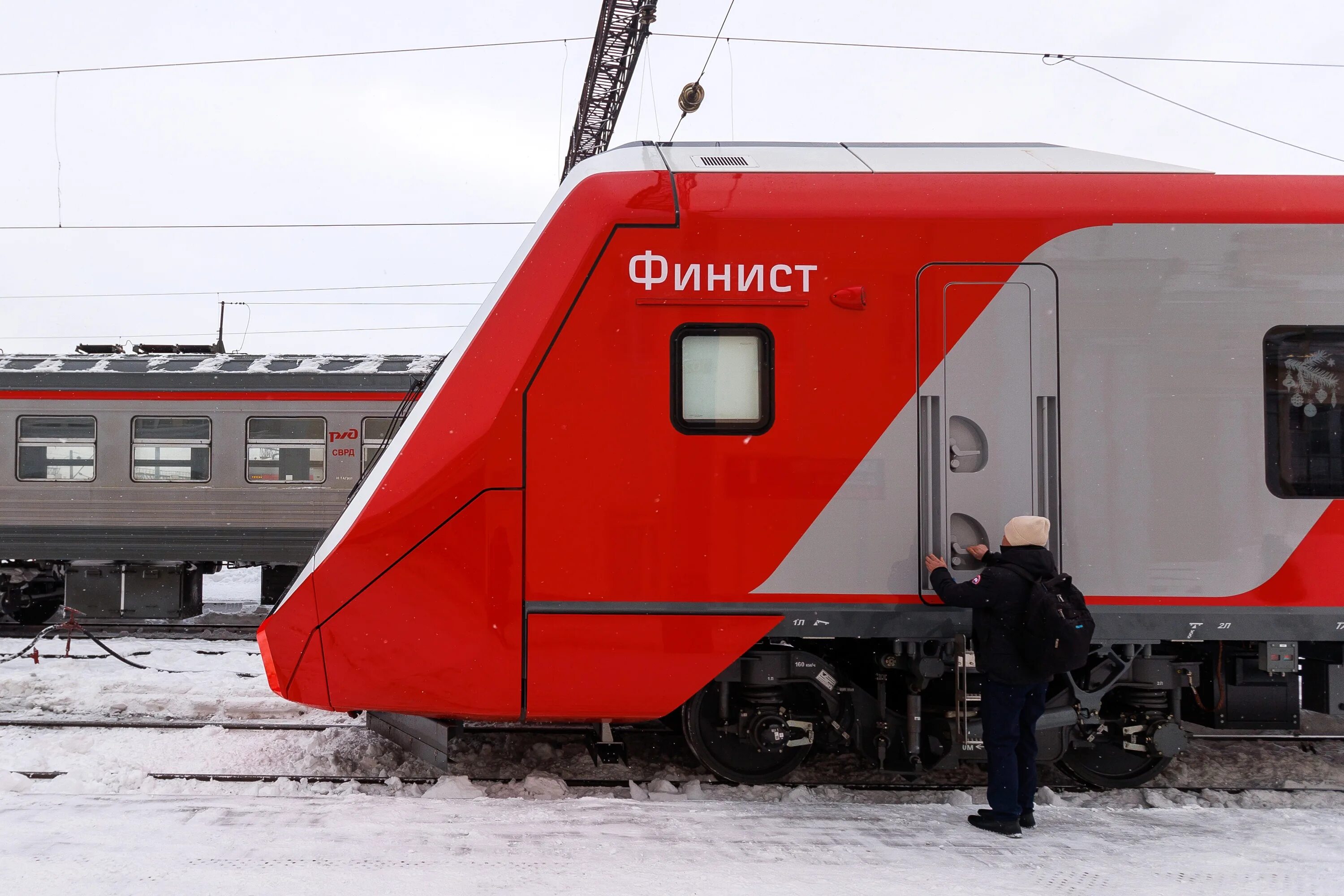 Поезд феникс фото В Киргизии возобновились поиски "черного ящика" рухнувшего заправщика - Российск