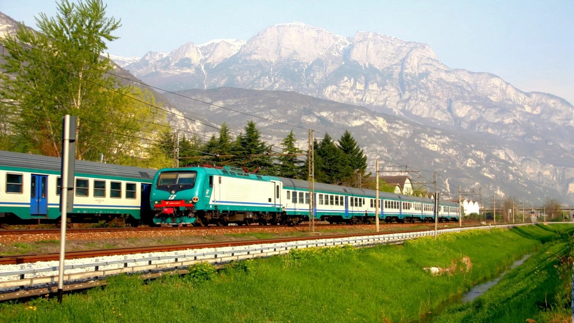 Поезд фото 4 1920x1080 free desktop pictures train Trento, Italy, Train