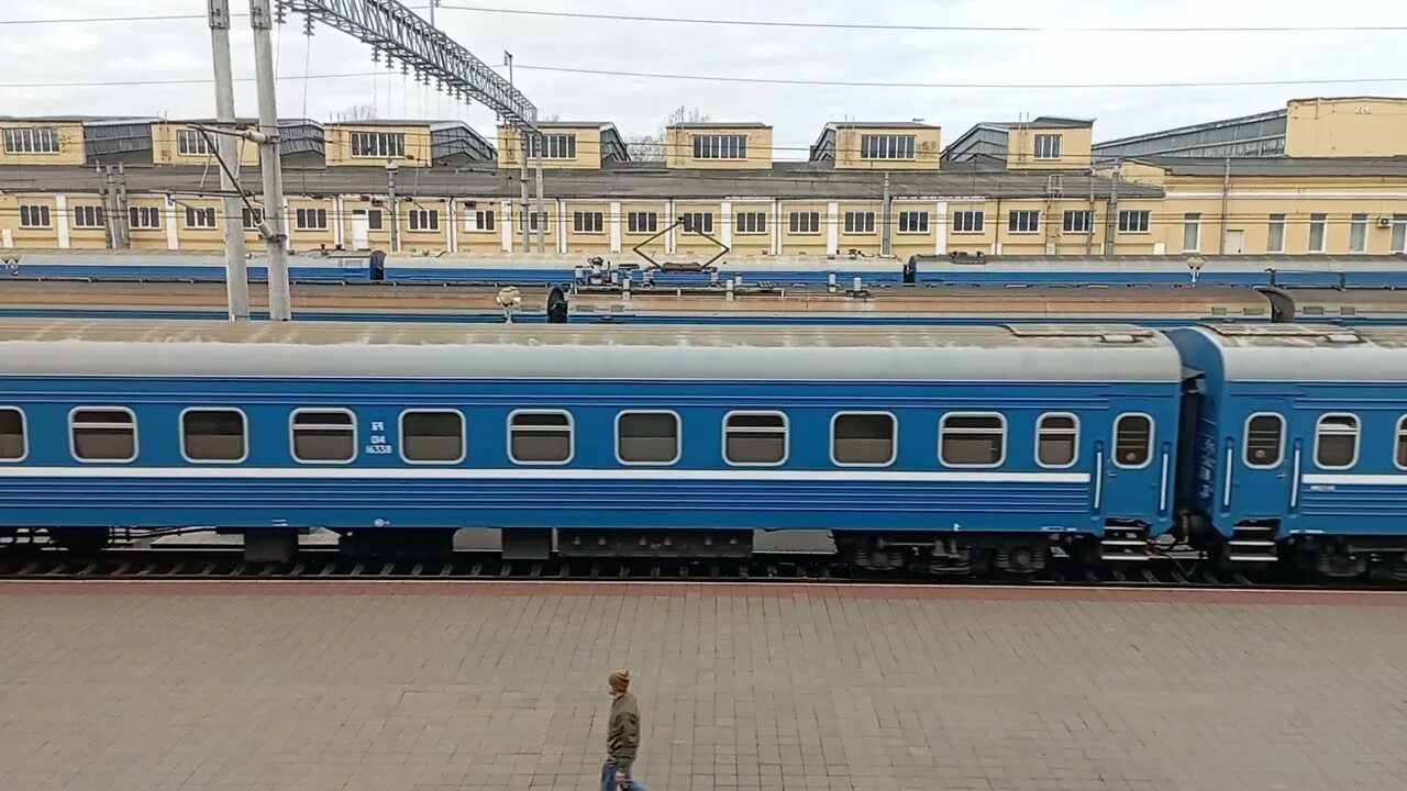 Поезд гомель москва фото Тепловоз ТЭП-70-0208 с поездом номер 55Б Москва-Гомель прибывает на станцию Гоме