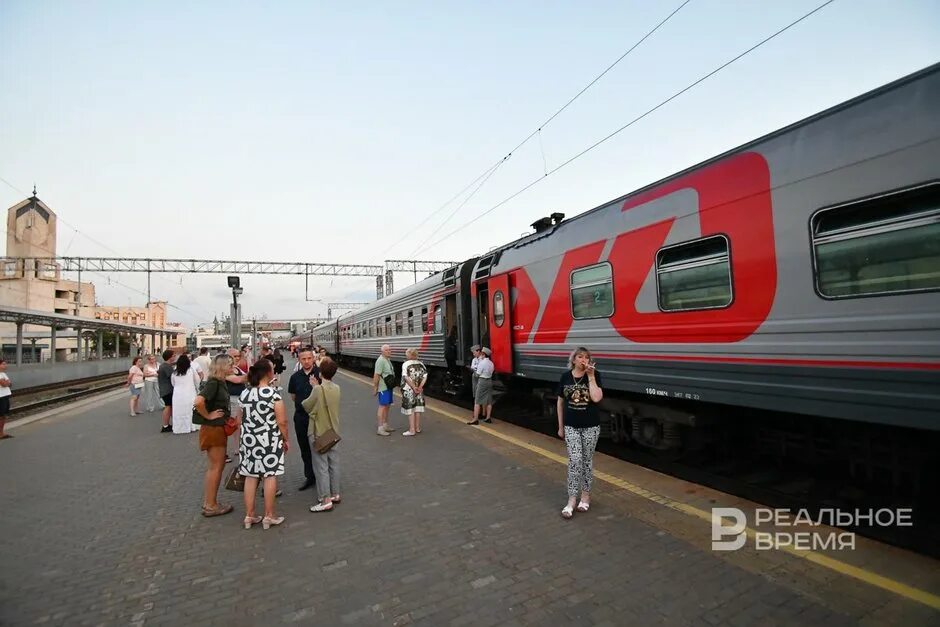 Поезд казань фото В фирменном поезде снова зазвучал сайдашевский марш Красной Армии - Реальное вре