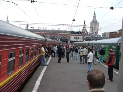 Поезд казанский вокзал фото Перрон казанского вокзала в москве - Фото