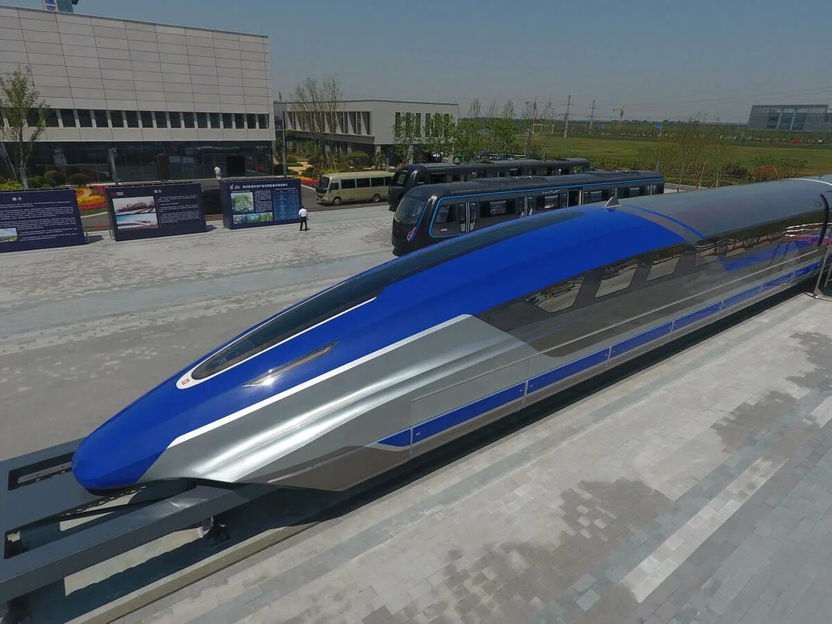 Поезд на магнитной подушке фото New Chinese magnetic levitation train 'is faster than going by plane'