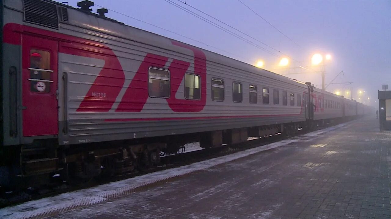 Поезд санкт петербург калининград фото Отправление поезда Санкт-Петербург - Калининград из Великого Новгорода / РЖД - Y