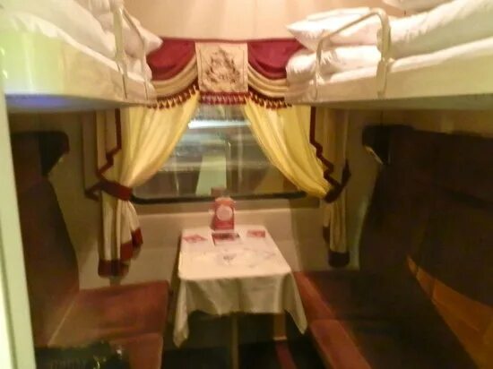 Поезд стрела фото внутри вагона Inside the 2nd class sleeper cabin of the Red Arrow Express. - Picture of The Re