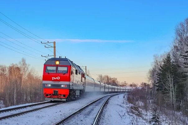 Поезд волгоград нижневартовск фото Have a nice evening ! TEP70U-012 locomotive (TCHE-7 Voynovka) with passenger tra