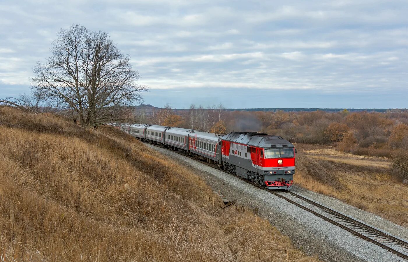 Поезд воркута новороссийск фото ТЭП70-0564 - Фото - RailGallery