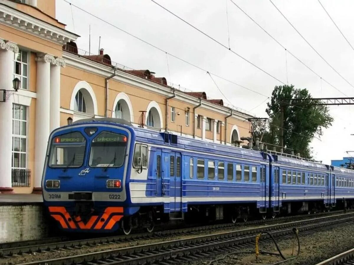 Поезда брянск фото Расписание нескольких пригородных поездов в Брянской области изменится с 15 по 2