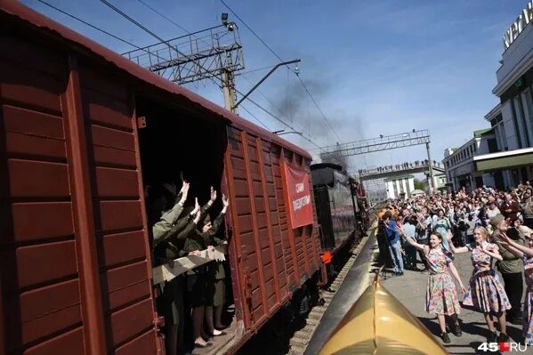 Поезда кургана фото В Курган прибыл ретропоезд на паровой тяге На встречу "Поезда Победы" пригласили