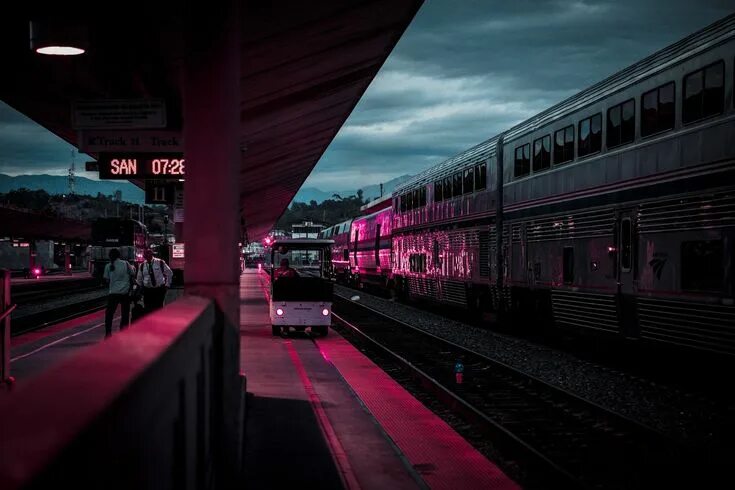 Поезда вечером фото Pink Wonders HD photo by Andre Benz (@trapnation) on Unsplash Train, San diego l