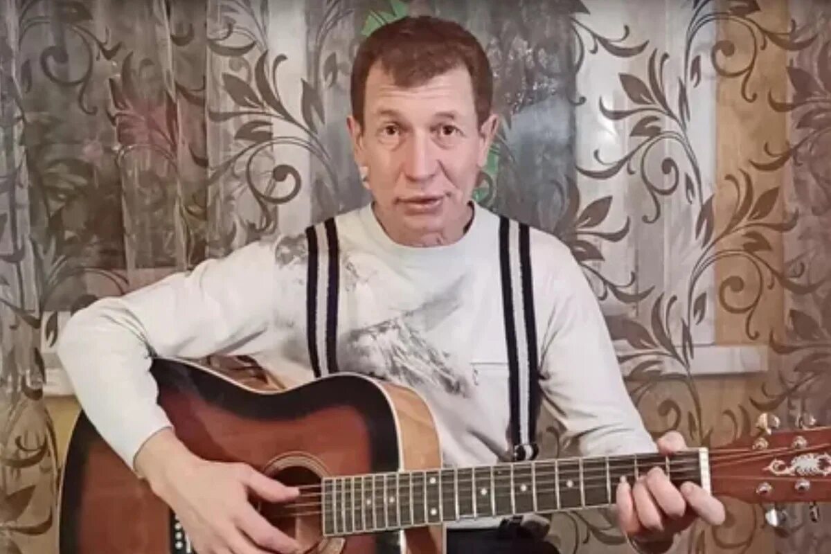 Погиб актер уральских пельменей фото Автор "Уральских пельменей" погиб в зоне СВО - МК