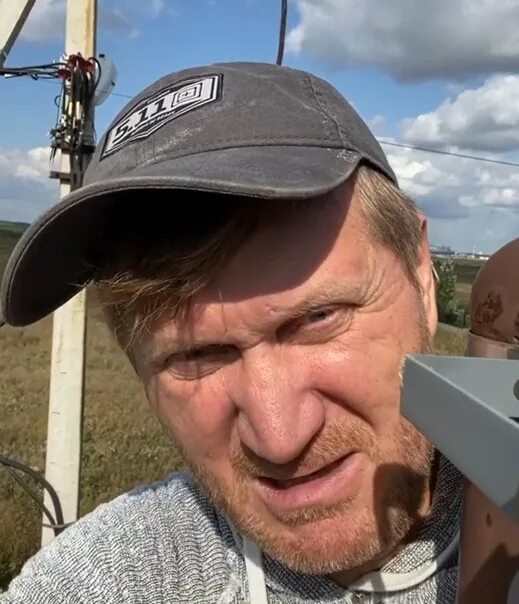 Погиб актер уральских пельменей фото В сети начали обсуждать пост Андрея Рожкова из "Уральских пельменей", который по