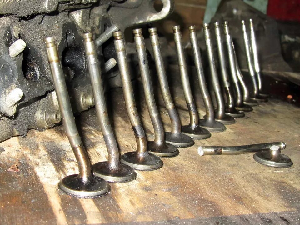 Погнутые клапана двигателя фото Сорвало шпонку - погнул клапана - Audi V8, 3,6 л, 1990 года своими руками DRIVE2