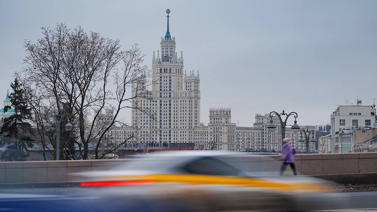 Погода в москве сейчас фото Синоптики сообщили о теплой и пасмурной погоде в Москве 17 ноября