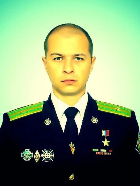 Пограничники герои россии фото 27 июля 2002 года Кокшин во главе разведывательно-поисковой группы был десантиро