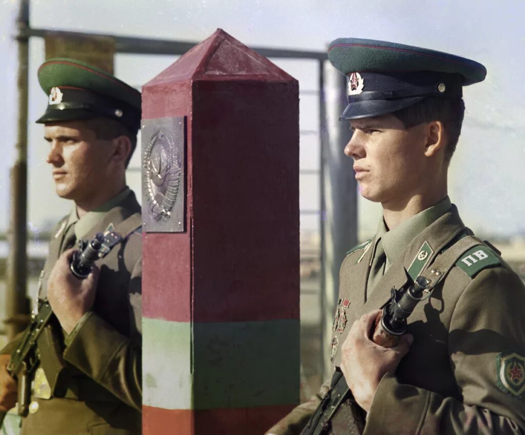 Погранвойска ссср фото Файл:RIAN archive 626399 Karpov frontier post.jpg - Википедия