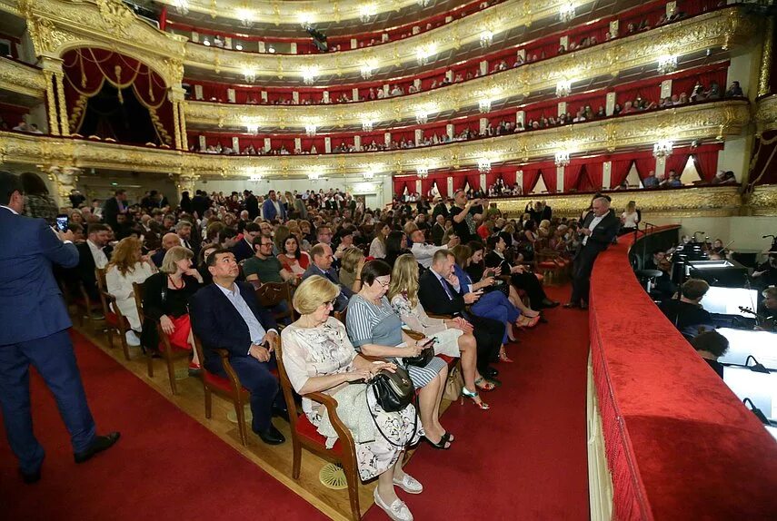 Поход в театр фото Visit of participants of the International Forum "Development of Parliamentarism