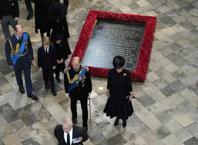 Thousands attend funeral of Queen Elizabeth II