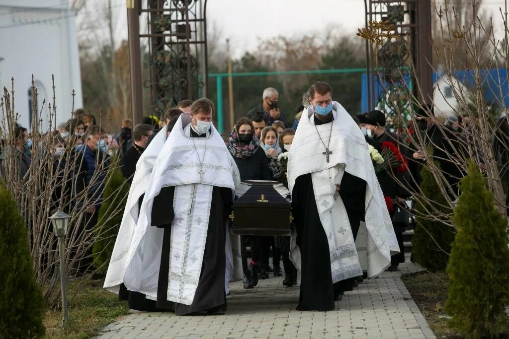 Похороны г пенза отец сергий лоскутов фото В часовне при Покровском храме на Северном кладбище митрополит Меркурий совершил