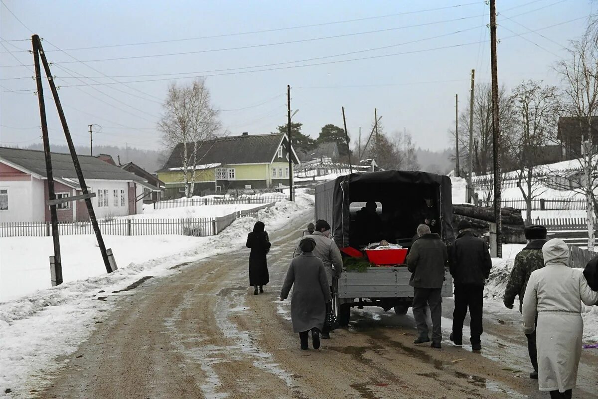 Похороны в деревне фото Жизнь и смерть / Elaigu da surmu - "Республика"