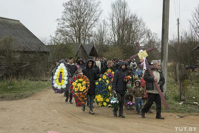 Похороны в деревне фото Похоронные деньги / Православие.Ru