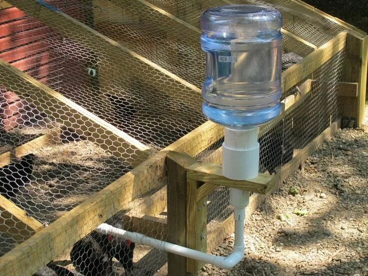 Поилки своими руками фото Chicken Water Station - 6 Creative Ideas - The Owner-Builder Network Chicken wat