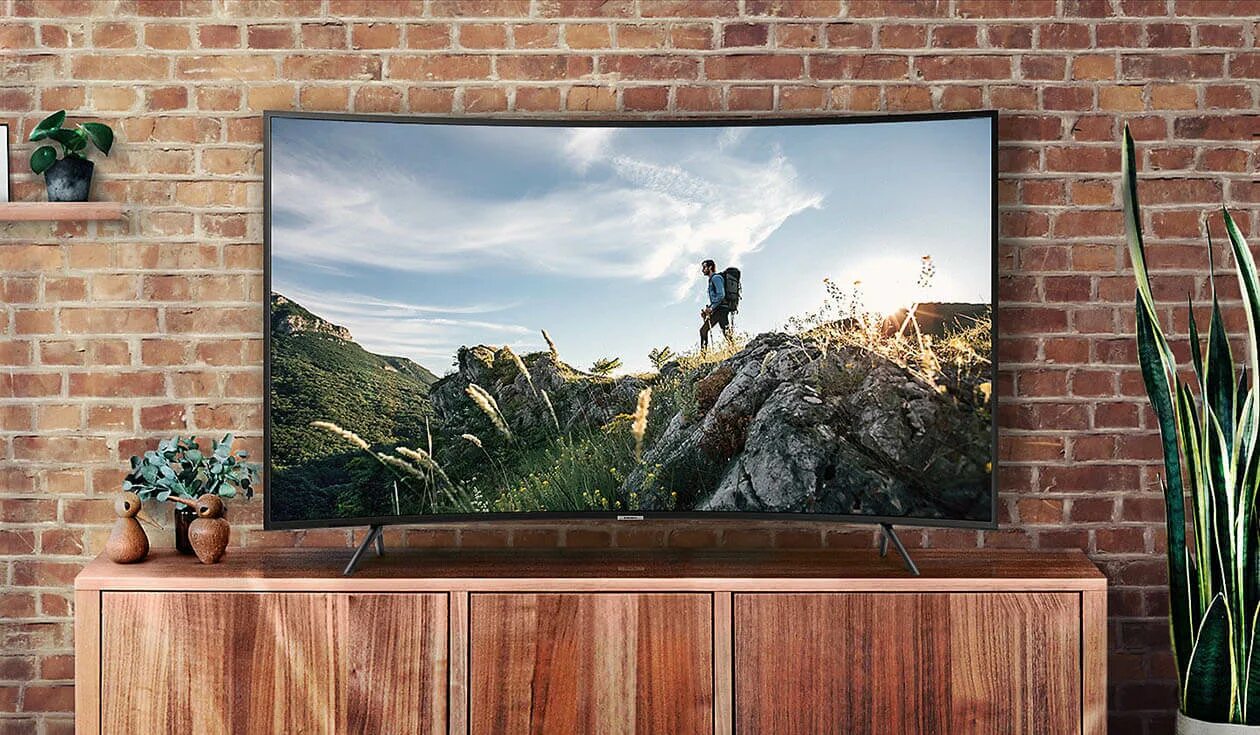 Поиск по фото телевизор Телевизор 55" Samsung UE55NU7300UXCE LED UHD Smart Curved Black (4K) - купить по