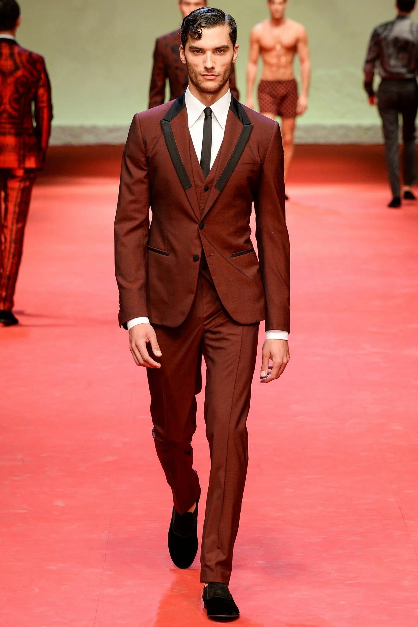 Показ мод мужских костюмов Dolce & Gabbana Spring 2015 Menswear Fashion Show Dolce and gabbana man, Dolce a