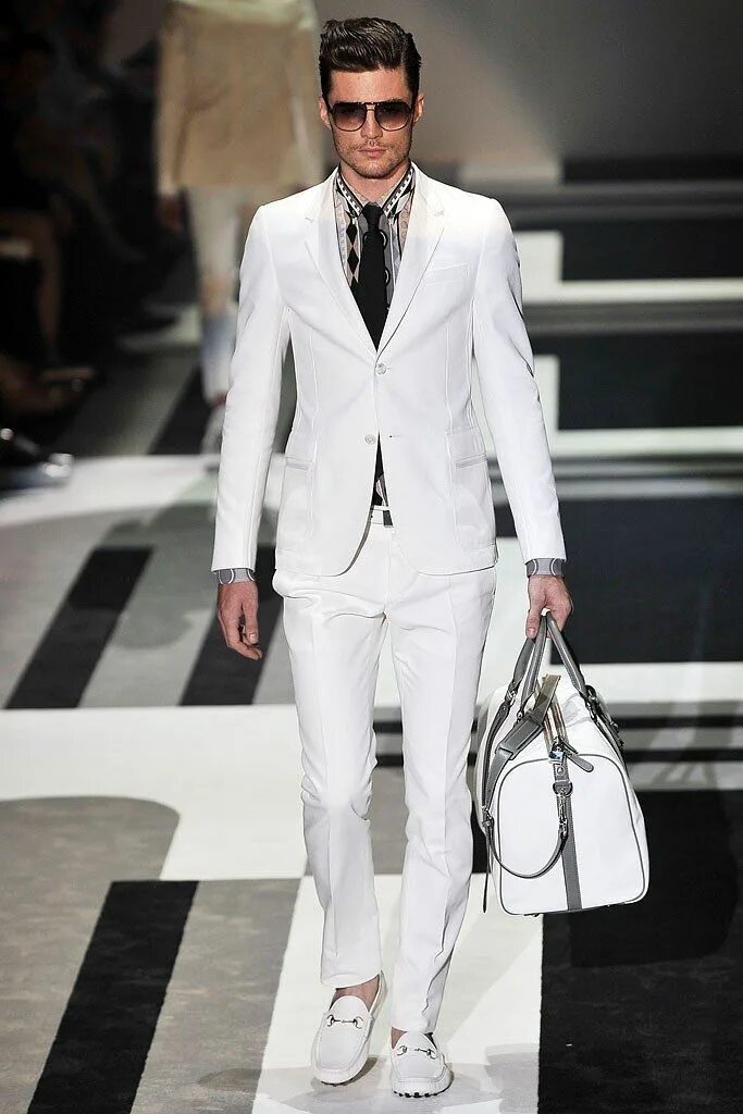 Показ мод мужских костюмов Gucci Spring 2010 Menswear Fashion Show Mens fashion, Mens fashion photography, 