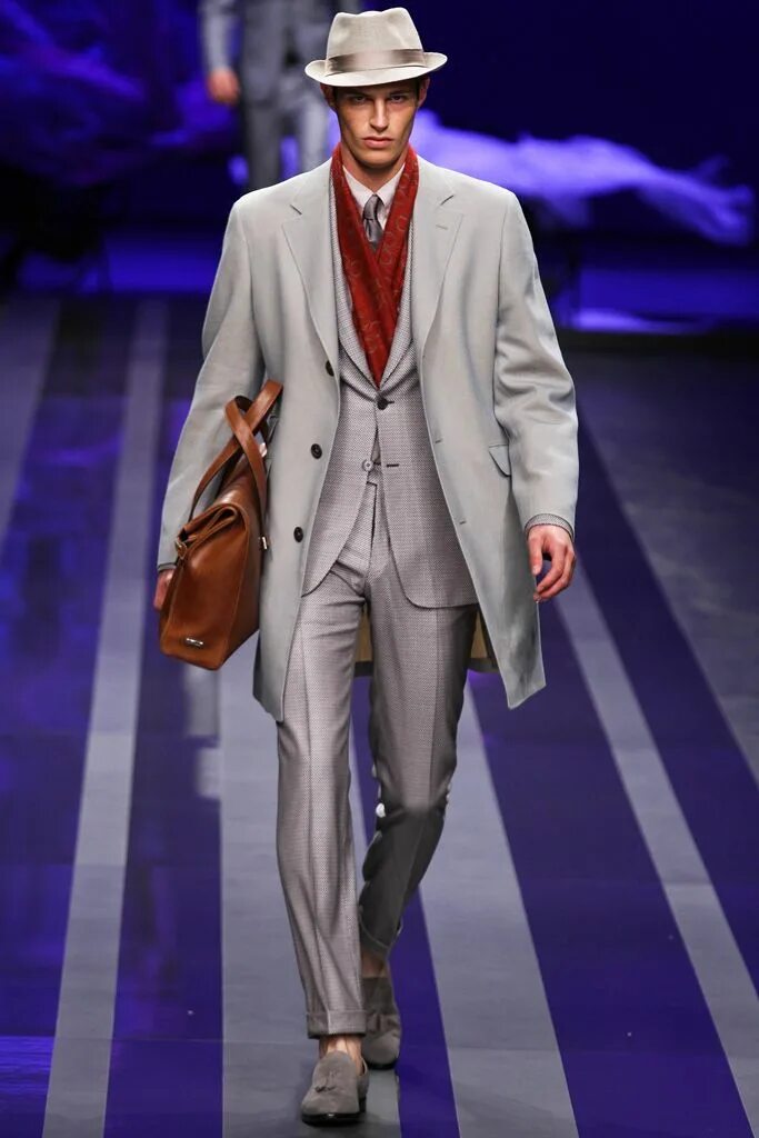 Показ мод мужских костюмов Canali Menswear Spring 2013 Men fashion show, Well dressed men, Mens spring fash