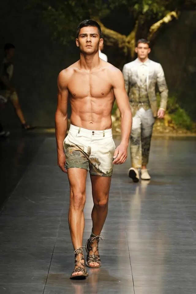 Показ мод мужское нижнее белье Dolce & Gabbana Summer 2014 European mens fashion, Dolce and gabbana man, Men fa