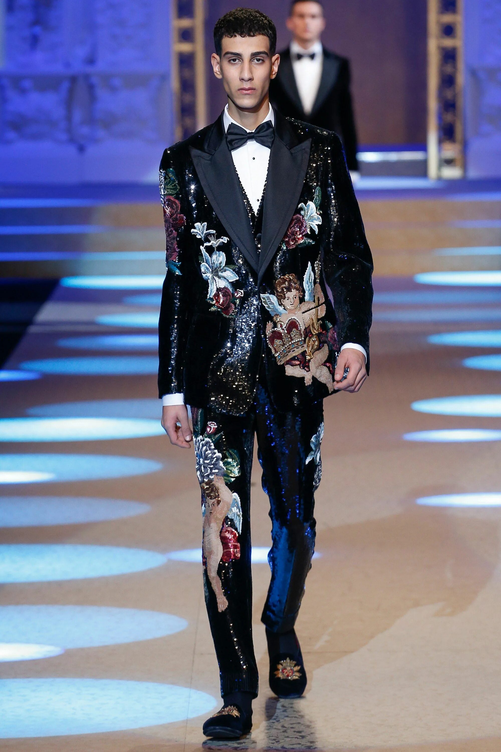 Показ мод со звездами мужские Dolce & Gabbana Fall 2018 Menswear Fashion Show Dolce and gabbana man, Menswear,