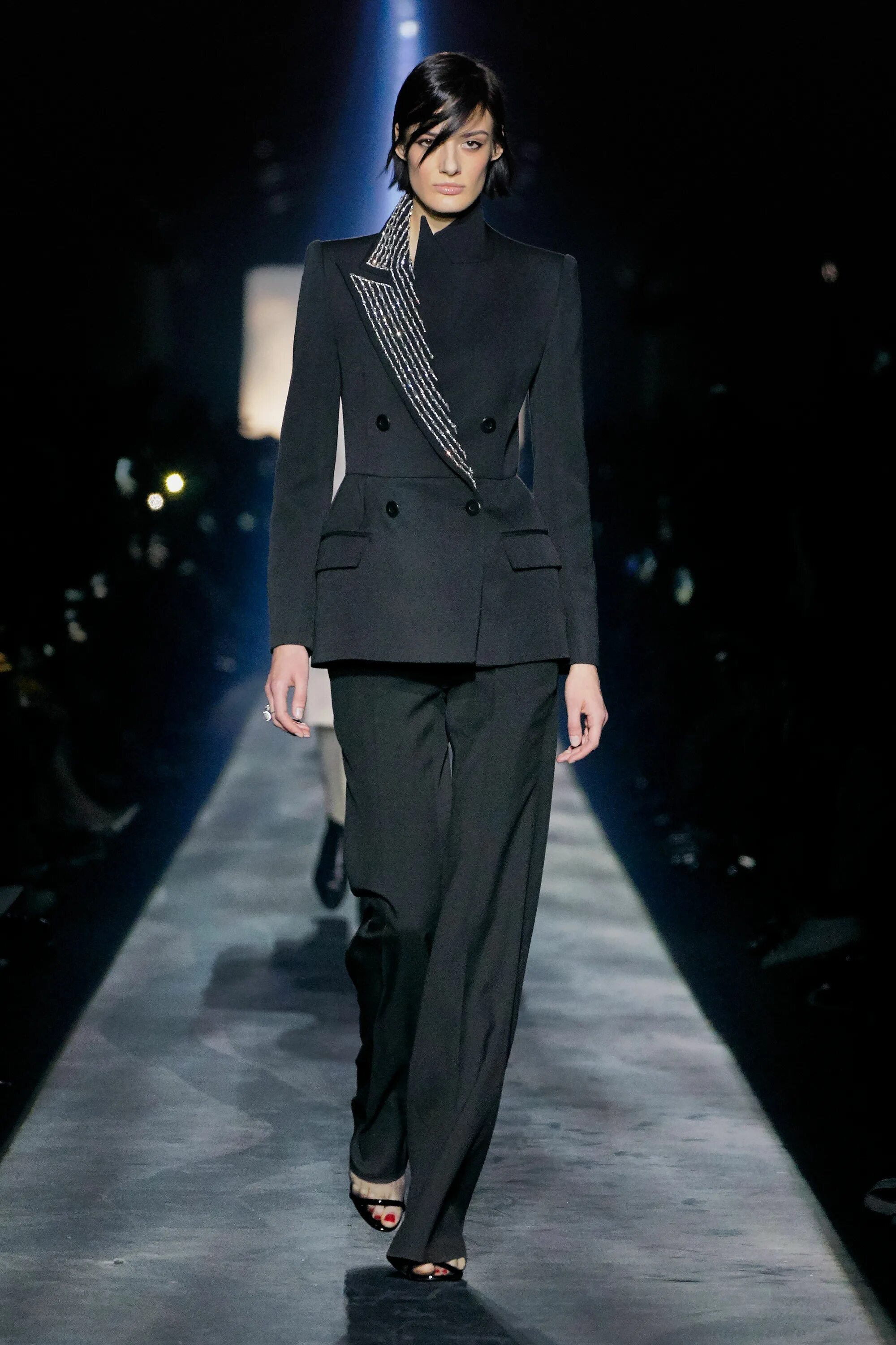 Показ мод женские костюмы Givenchy Fall 2019 Ready-to-Wear Fashion Show Couture fashion, Woman suit fashio