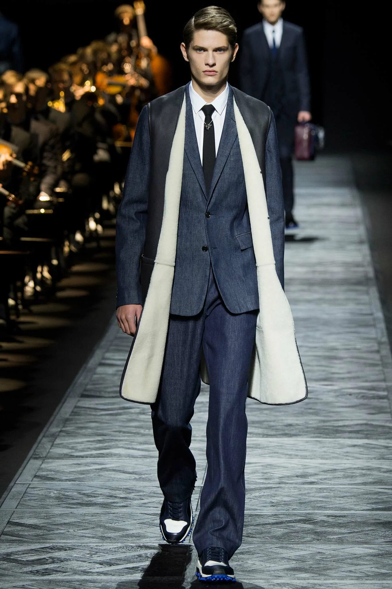 Показ моды мужской одежды Borrowing Neckwear Styling Tips from Dior Homme Fall 2015 Vogue