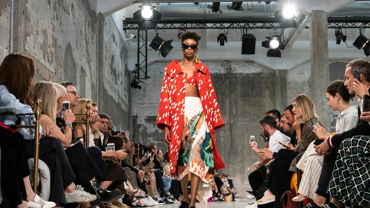 Показ моды в милане 2024 мужской Milan Fashion Week Fall/Winter 2019-2020: What not to miss Vogue France