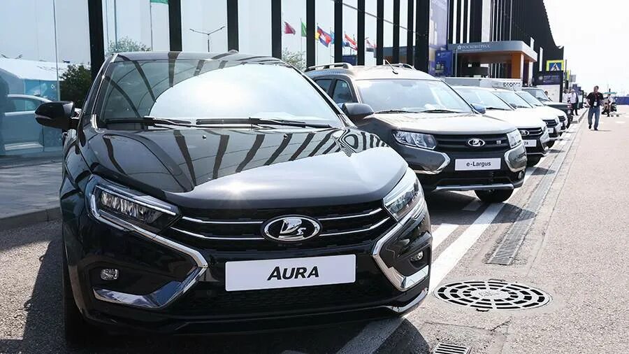 Показать фото автомобиля лада аура Новую Lada Aura задействуют для перевозки делегатов ПМЭФ-2024 Новости авто Извес