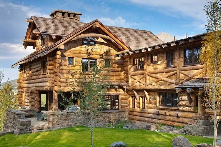 Показать фото деревянные дома The Pointe on Andesite by Pearson Design Group HomeAdore Rustic exterior, Rustic