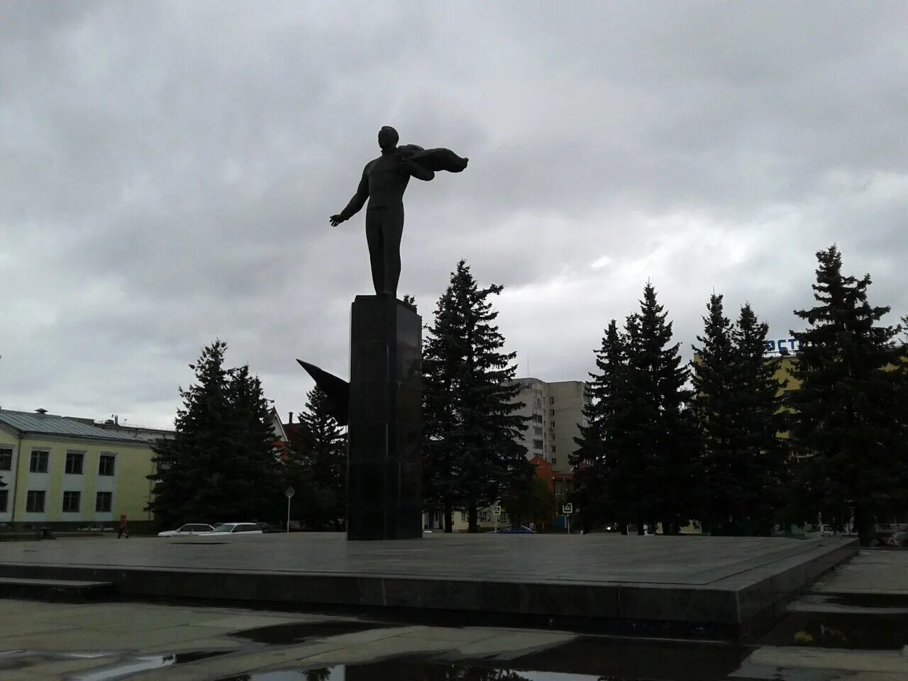 Показать фото города гагарин Памятник Ю. А. Гагарину, genre sculpture, Russia, Smolensk Region, Gagarin, ulit