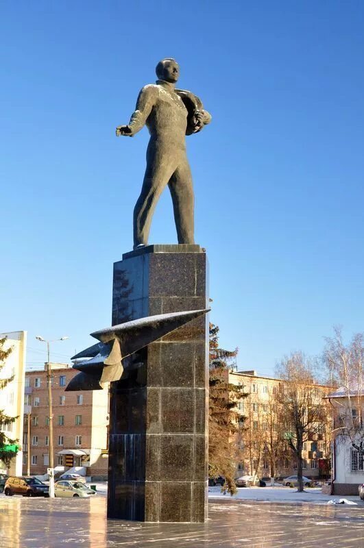 Показать фото города гагарин Памятник Ю.А. Гагарину в городе Гагарин (бывший Гжатск) (Смоленская область, Гаг