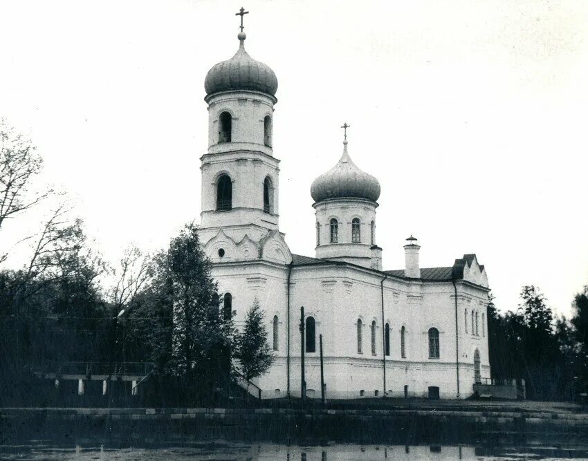 Показать фото храма в вышнем волочке Собор Богоявления Господня, православный храм, Осташковская ул., 2, Вышний Волоч