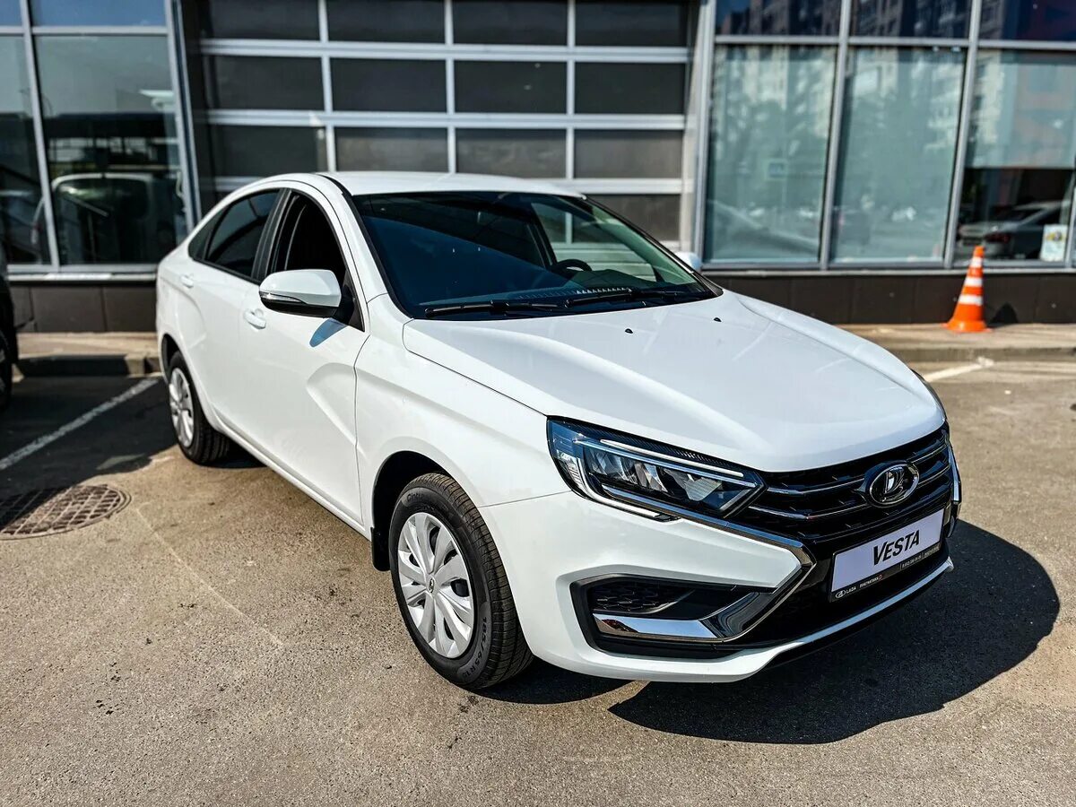 Показать фото лада веста Купить новый Lada (ВАЗ) Vesta I Рестайлинг (NG) 1.6 MT (106 л.с.) бензин механик