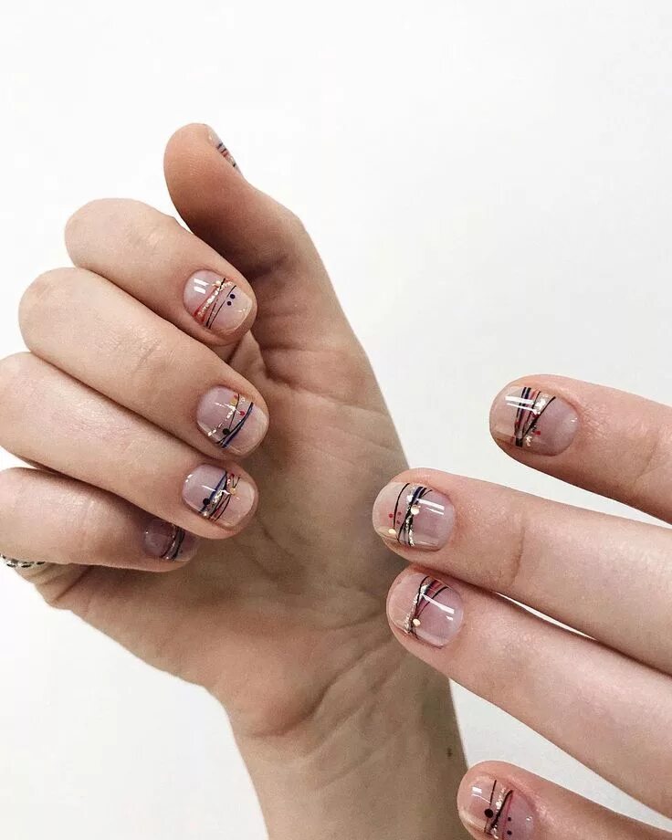 Показать фото маникюр на короткие ногти Nail PLACE on Instagram: "В любой другой месяц это могли бы быть линии электропе