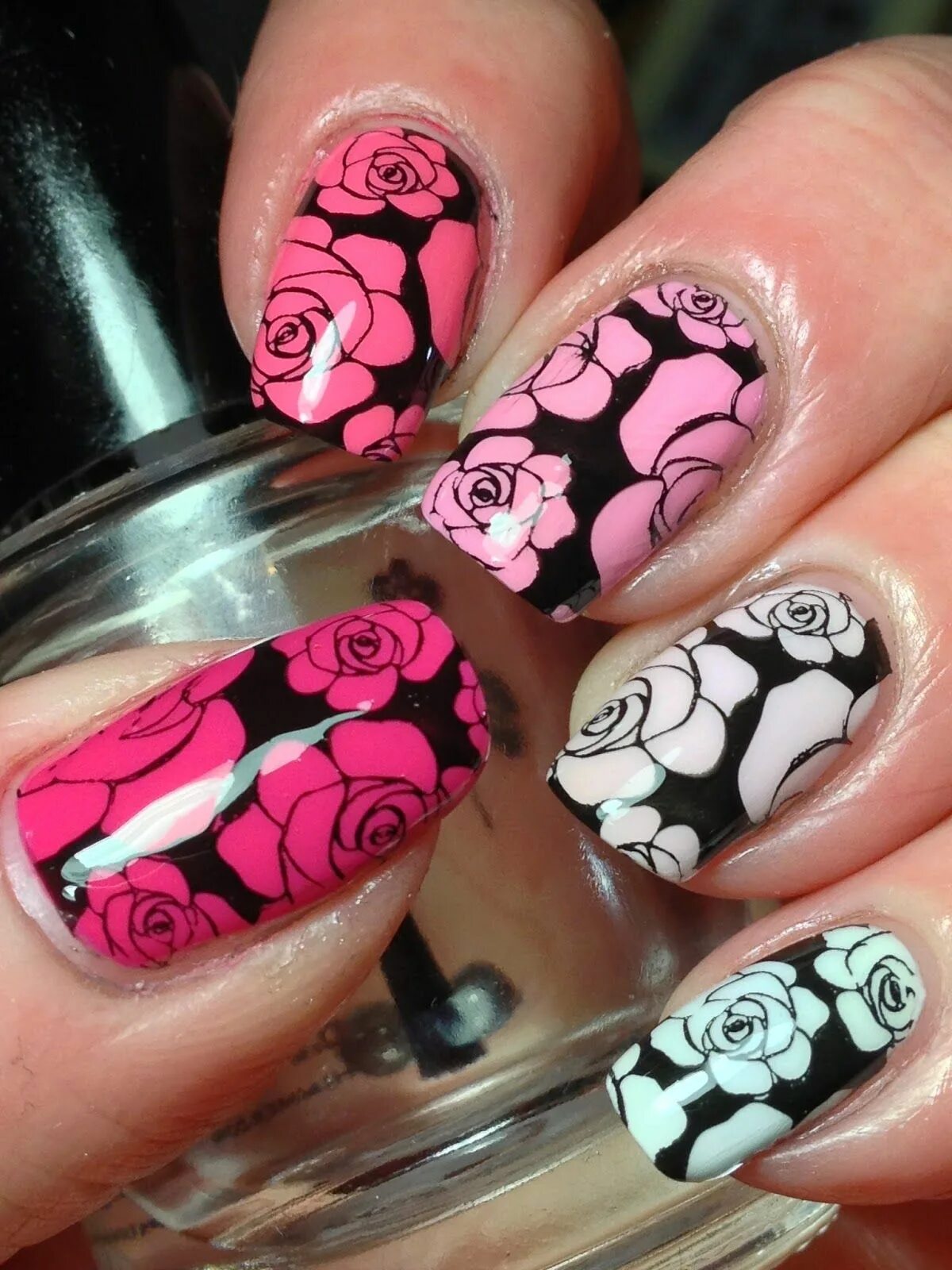 Показать фото маникюра с рисунком Canadian Nail Fanatic: Ombre Roses using UberChic Plate Rose nails, Floral nails