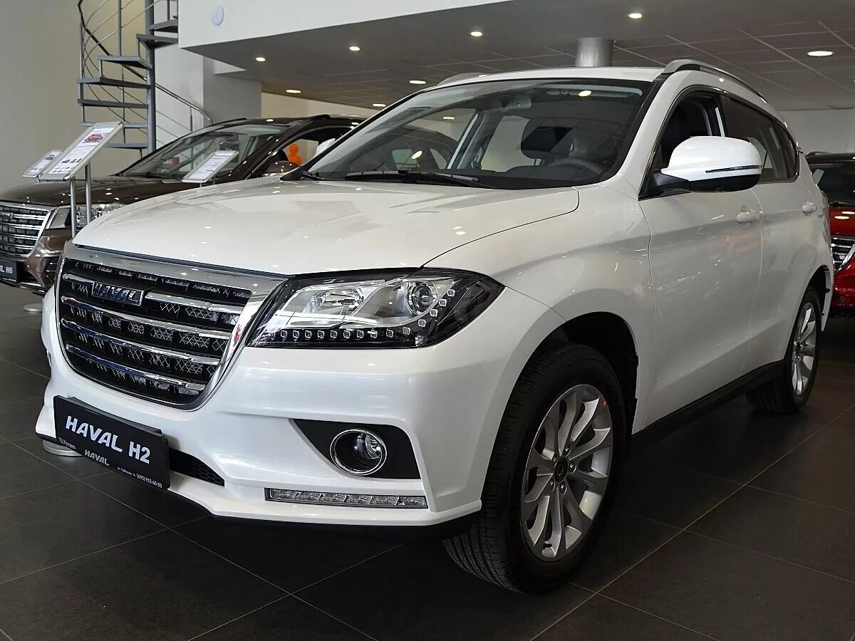 Показать фото машины хавал Купить новый Haval H2 2014-2021 1.5 AT (150 л.с.) бензин автомат в Москве: белый