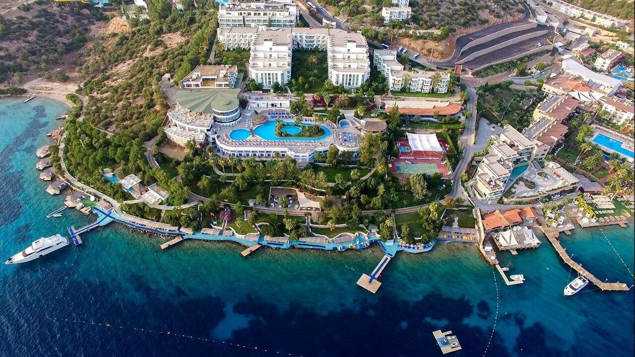 Показать фото отеля в турции le swiftkey Отель Bodrum Holiday Resort & Spa 5*/ Турция /Бодрум - фото, описание, туры в от