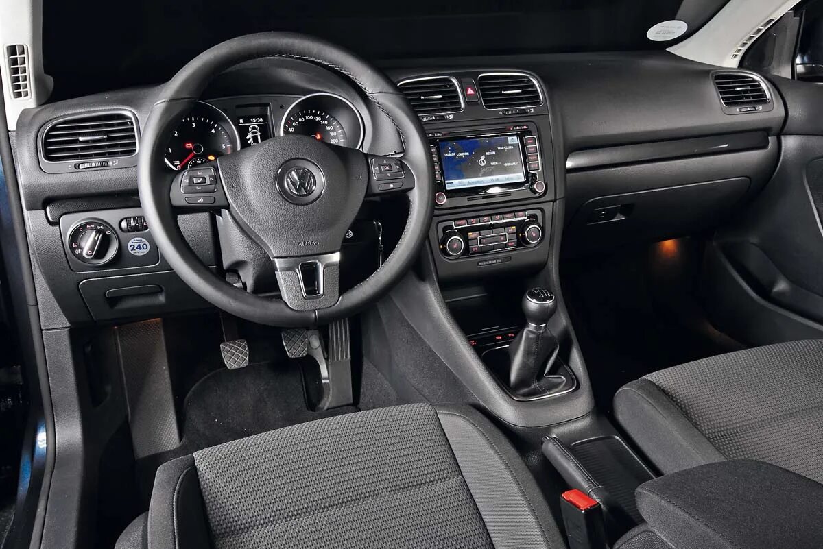 Показать фото салона Установили новый руль на Volkswagen Golf Mk6 - VAG TRADE на DRIVE2