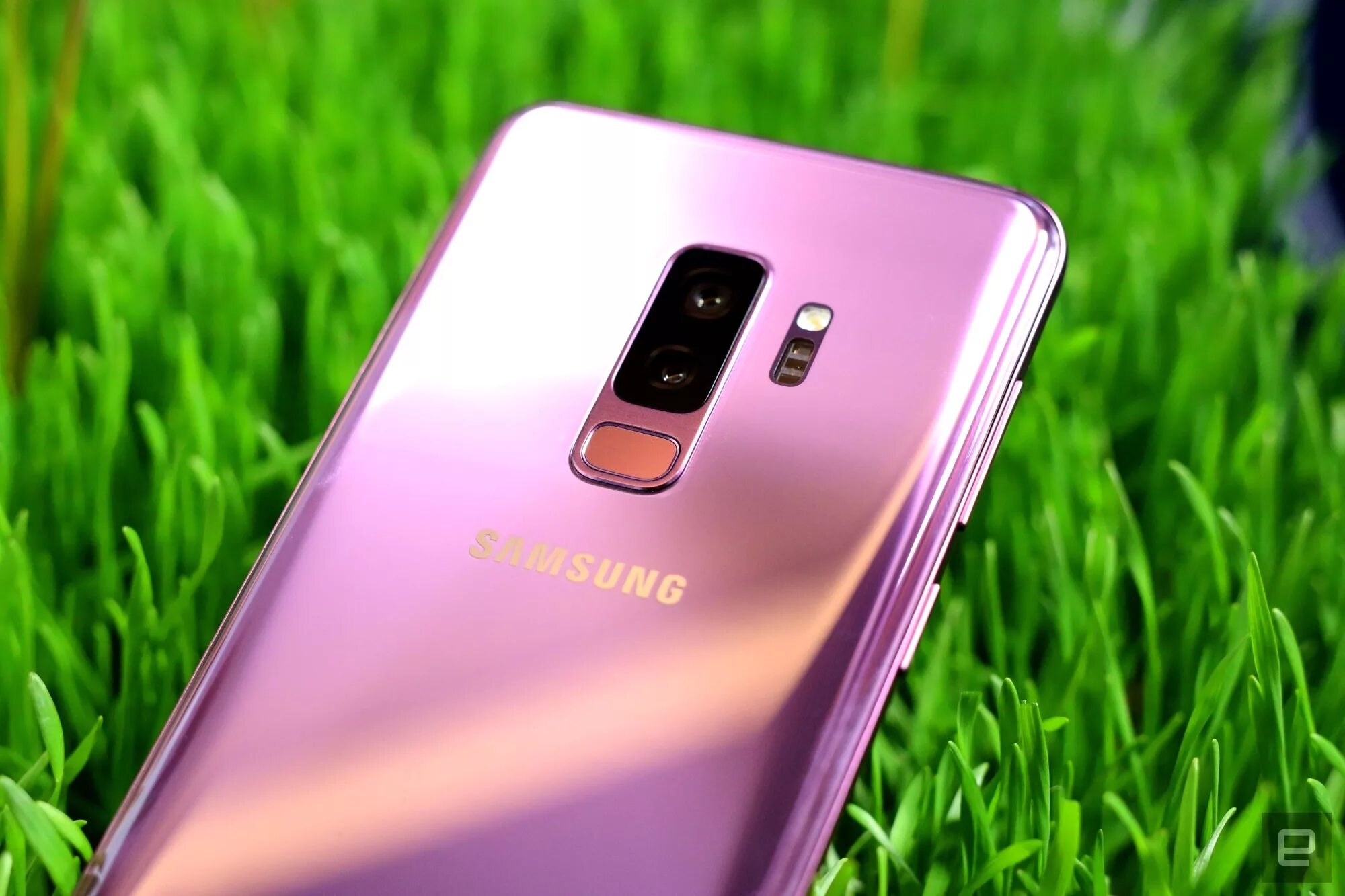 Показать фото телефона самсунг Анонс Galaxy S9 - улучшенное железо в знакомой форме - Shazoo