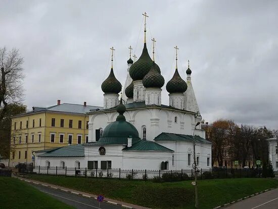 Показать фото ярославля Церковь Спаса на Городу, вид с набережной Которосли - Picture of Saviour Church 