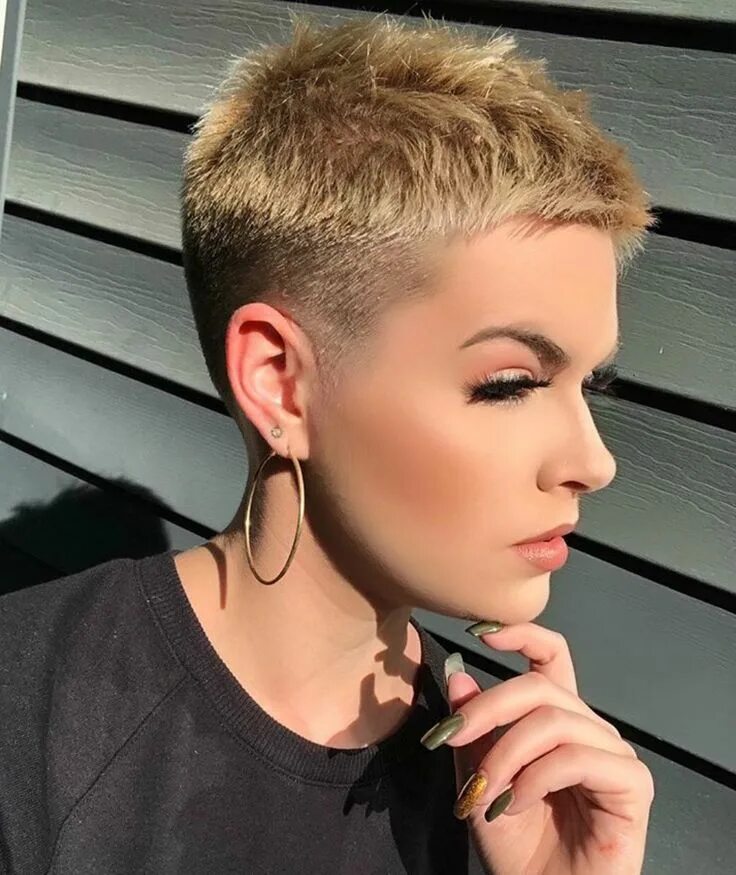 Показать фотографии женских коротких стрижек Pin on Korte kapsels 23 Crop hair, Very short hair, Super short hair