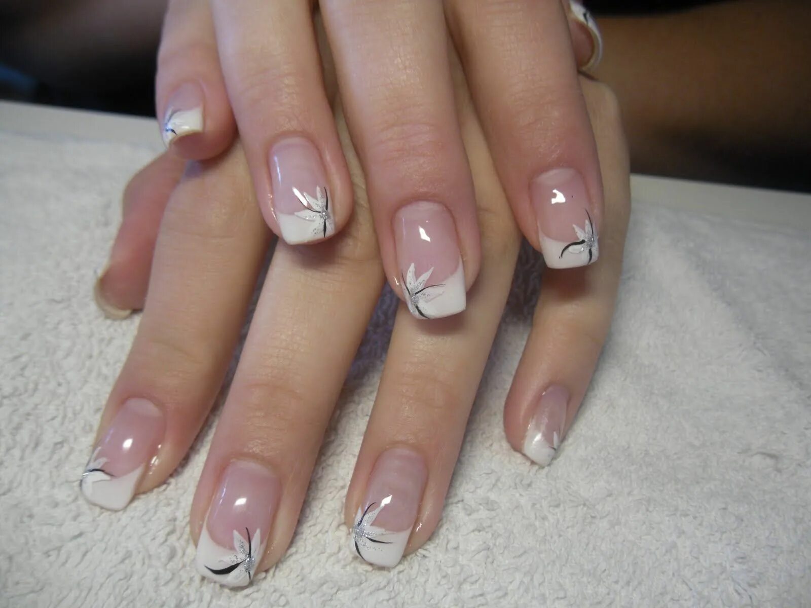 Показать картинки маникюра френч French manicure nails, Manicure, French tip nail designs