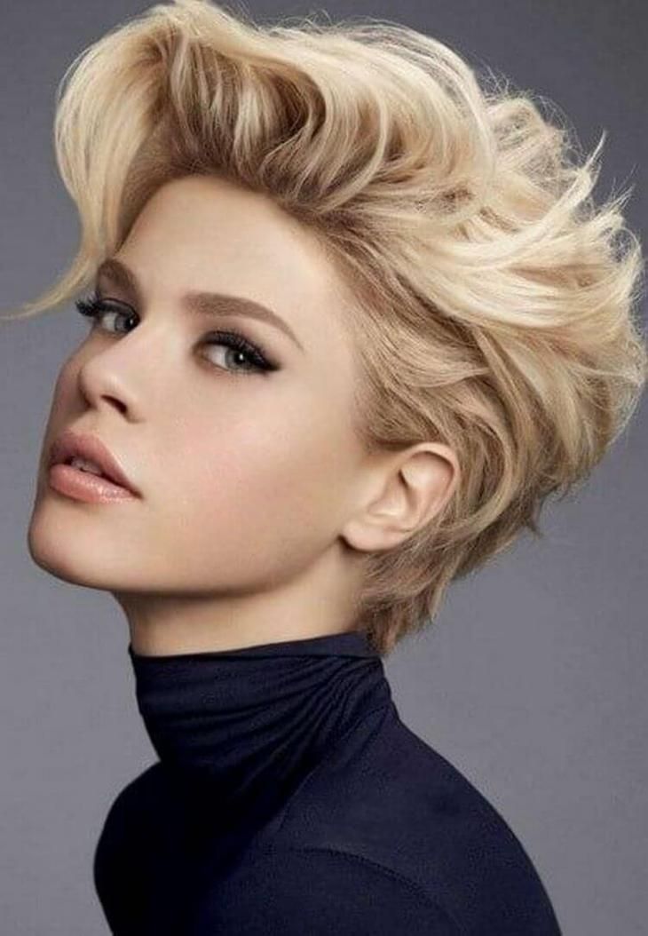 Показать картинки женские прически Стильные прически весна 2019 Short hairstyles for thick hair, Thick hair styles,